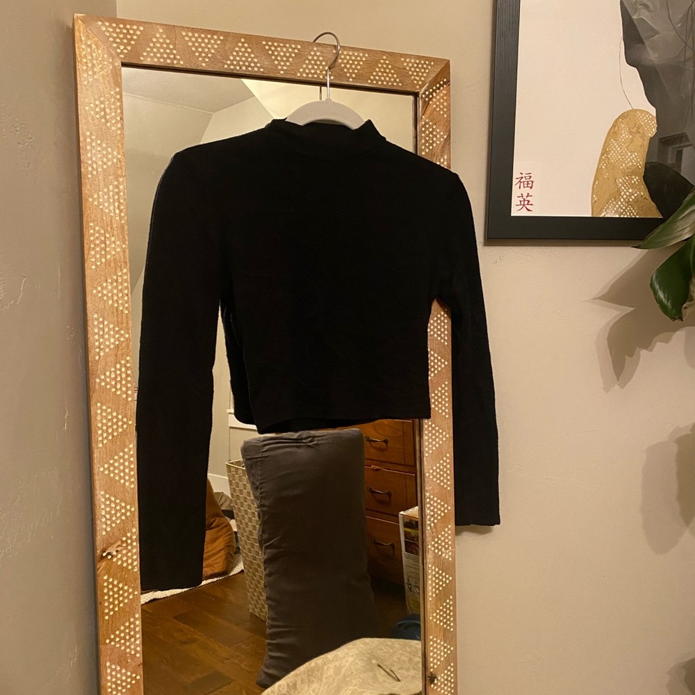 LAST CHANCE: 29 | 28 Cropped Sweater | Black | Size Small.